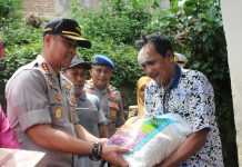 Kapolresta Bandar Lampung Berikan Bantuan Kepada Korban Bencana Alam