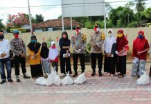 Kepolisian Resort Tulangbawang Barat (Polres Tubaba) Bersama PT. Huma Indah Mekar (HIM) Menyalurkan Bantuan