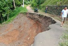 Jalan Utama Desa Munca Terputus, Damiri: Kami Berharap Segera di Perbaiki Oleh Dinas Terkait