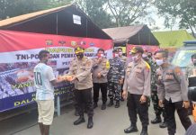 Polda Lampung Pecahkan Rekor Pendistribusian 100 Ribu Nasi Kotak