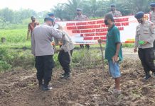 Personil Batalyon A Pelopor Bina Kelompok Tani Binaan Daya Murni II Secara Mandiri