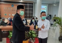 Wakil Bupati Tubaba Fauzi Hasan Berikan Pembekalan Kepada Calon Wisudawan FEB Unila
