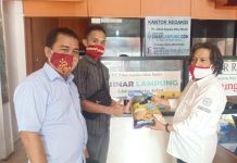 Forum Wartawan Online (Fortaline) Lampung Bagikan 100 Paket Beras Kepada Wartawan