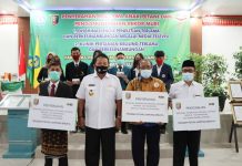 Gubernur Lampung Serahkan Beasiswa Kepada 100 Anak Petani Mahasiswa Fakultas Pertanian Unila