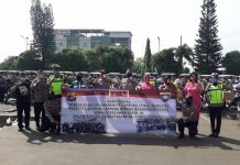 Kombes Pol Yan Budi Jaya di Dampingi Pengurus THCL Bagikan Sembako