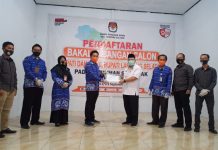 Ribuan Masyarakat Kawal Pasangan Tony – Antoni Daftar Ke KPU Lampung Selatan