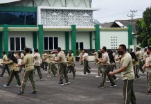 Kasrem 043/Gatam Bersama Prajurit Dan PNS Korem 043/Gatam Jaga Imunitas Dengan Berolahraga
