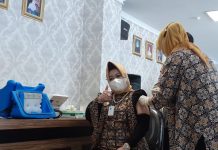 Satgas Penanganan Covid-19 Provinsi Lampung Mulai Melakukan Vaksinasi Covid-19