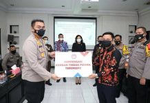 Kapoldasu,LPSK dan Komisi III DPR-RI serahkan bantuan untuk 7 korban Bom di Polrestabes Medan