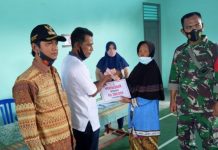 Kepala Tiyuh Candrajaya Salurkan Bantuan Lansung Tunai (BLT) kepada Masyarakat