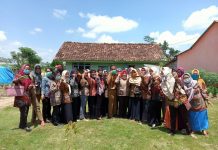 Ketua TP-PKK Kabupaten Tulangbawang Barat Kunjungi Tiyuh Murni Jaya