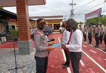 Kapolres Tulang Bawang Barat Berikan Penghargaan Kepada Anggota Dalam Keberhasilan Ungkap Kasus C3