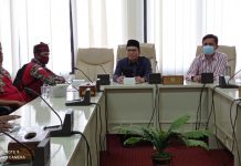 Gunakan Tukkus Saat Audiensi ke Fraksi PKS, GML Bawa Semangat Raden Inten