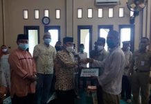 PemKab Pesawaran Bagikan Ratusan Paket Sembako