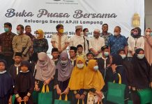 Buka Puasa Bersama APJII Lampung Santuni Anak Yatim