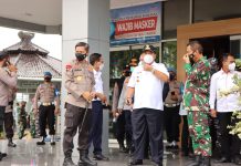 Arinal Dampingi kunjungan Rombongan Tim Pemantauan Lokasi Penyekatan Peniadaan Mudik Guna Pencegahan Covid19 di Pelabuhan Bakauheni