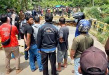 Pasca Hujan Deras, Jembatan Penghubung Dua Desa Ambruk