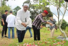 Wirahadi Kusumah Sampaikan Nazar Ziarah Makam Tokoh PWI Lampung Terdahulu