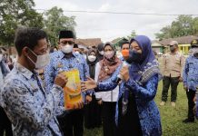 Wagub Chusnunia Tinjau Operasi Pasar Minyak Goreng