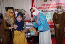 Riana Sari Arinal Temui Anak Penderita Thalasemia
