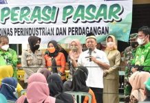 Bupati Lamtim M. Dawam Rahardjo Pelayanan Masyarakat Serta Operasi Pasar Murah Bahan Pangan Metro Kibang