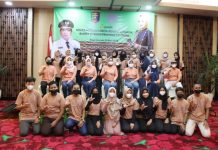 Bunda Literasi Provinsi Lampung Riana Sari Arinal Membuka Kelas Menulis Cerita Pendek