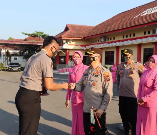 Kapolresta DS Pimpin Upacara Korps Raport Kenaikan Pangkat Setingkat Lebih Tinggi Personil Polresta Deli Serdang