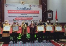 Pemprov Lampung Terima Penghargaan Bidang Pelayanan dari Kemendagri