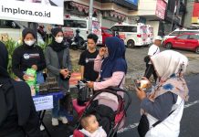 Anak Karyawan BUMN di Bandarlampung Gelar Aksi Bagi-bagi Teh Gratis