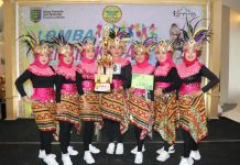 Ketua PERWOSI Provinsi Lampung Membuka Lomba Senam Kreasi dan Senam Lampung Berjaya 2022