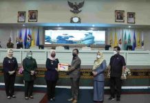 Wagub Chusnunia Sampaikan Raperda APBD Provinsi Lampung TA 2023 pada Rapat Paripurna DPRD
