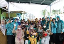 PEMPROV Lampung TP PKK Provinsi Lampung Kunker dan Serahkan Bantuan untuk Masyarakat Pesawaran
