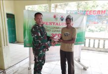 Kepala Tiyuh waysido Salurkan Bantuan Lansung Tunai (BLT) kepada Masyarakat