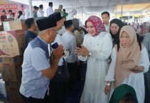 Chusnunia dan Ketua TP. PKK Provinsi Lampung Hadiri Pengajian Akbar