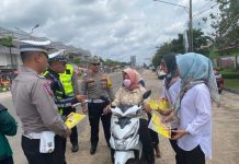 Panaragan(Skalapost com) memasuki hari ke 10 operasi keselamatan krakatau 2023 satuan lalulintas satlantas polres tulang bawang barat bersama sistem Adminstrasi manunggal satu atap samsat setempat menggelar Razia gabungan di dua tempat
