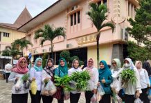 PJ.Bupati Tubaba Zaidirina sosialisasikan program k3 1w di lapangan pemkap Tubaba