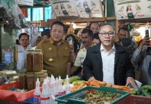 Gubernur Arinal Djunaidi Dampingi Menteri Perdagangan Republik Indonesia Tinjau Pasar Kangkung Bandar Lampung