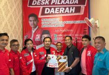 Iqbal Ardiansyah Mengambil Berkas Pendaftaran Walikota Langsung di Kantor PSI Bandar Lampung