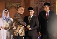 PJ Bupati Mesuji Raih Penghargaan dari Kementrian RI