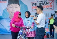 Ribuan Warga Antusias Mengikuti Kegiatan Senam Sehat Iyay Mirza