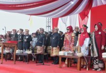 Pj Gubernur Samsudin Pimpin Upacara HUT ke-79 RI di Kota Baru