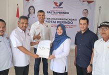 Partai Perindo Lampung Serahkan Rekomendasi B1-KWK kepada Pasangan Ririn Kusmawati-Wiriawan Sada untuk Pilkada Pringsewu