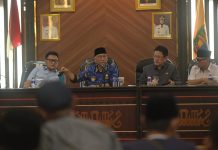 Rahmat Mirzani Djausal, Turun Langsung Menemui Ratusan Massa