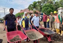 Bersama Anggota DPRD Mustika Bahrum, Wagub Jihan Ground Breaking Perbaikan 1,3 Kilometer Ruas Jalan Gedong Tataan – Kedondong