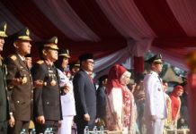 Ketua DPRD Lampung Bacakan Teks Proklamasi pada Upacara HUT ke-80 RI
