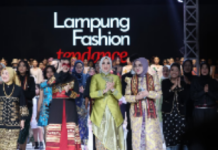 Ketua Dekranasda Provinsi Lampung Buka Lampung Fashion Tendance 2025, Tampilkan Desainer dari Sejumlah Negara