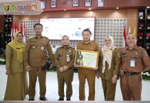 RSUD Abdul Moeloek Terima Penghargaan di Aula Semergo atas Layanan TB Komprehensif