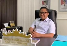 Aksi Swadaya Warga Perbaiki Jalan Rusak, Wabup Pesawaran Pastikan Diupayakan Masuk APBD Perubahan