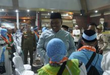 Pemkab Lampung Tengah Sambut Kepulangan Jamaah Haji Kloter 8, Plt. Bupati Harapkan Jadi Teladan di Tengah Masyarakat