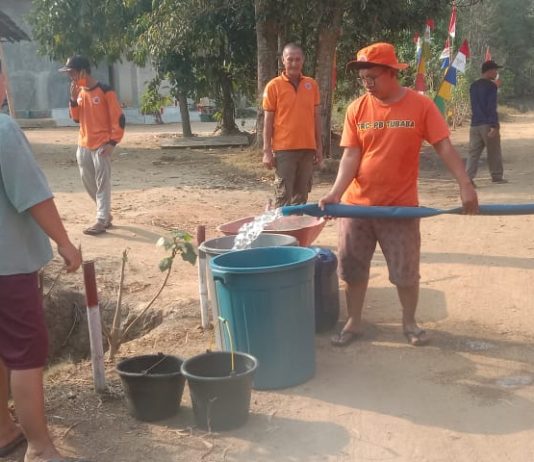 LSM LIR JITU Tubaba Salurkan 4.000 Liter Air Bersih untuk Warga Kagungan Ratu Agung